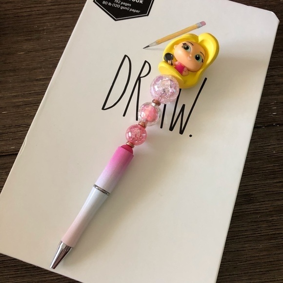 Disney Doorables: Tangled: Repunzel with Frying Pan handmade beaded pen - Picture 2 of 3